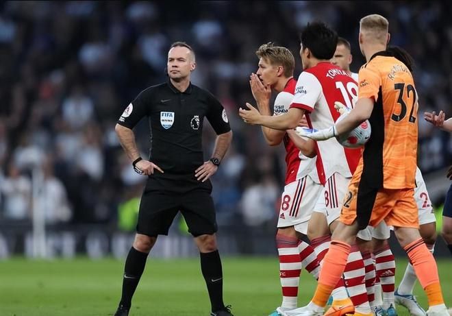 拜仁遭遇争议判罚，裁判组回应：执法公正，这种历史最大能够因此结果阅读回复.的简单介绍