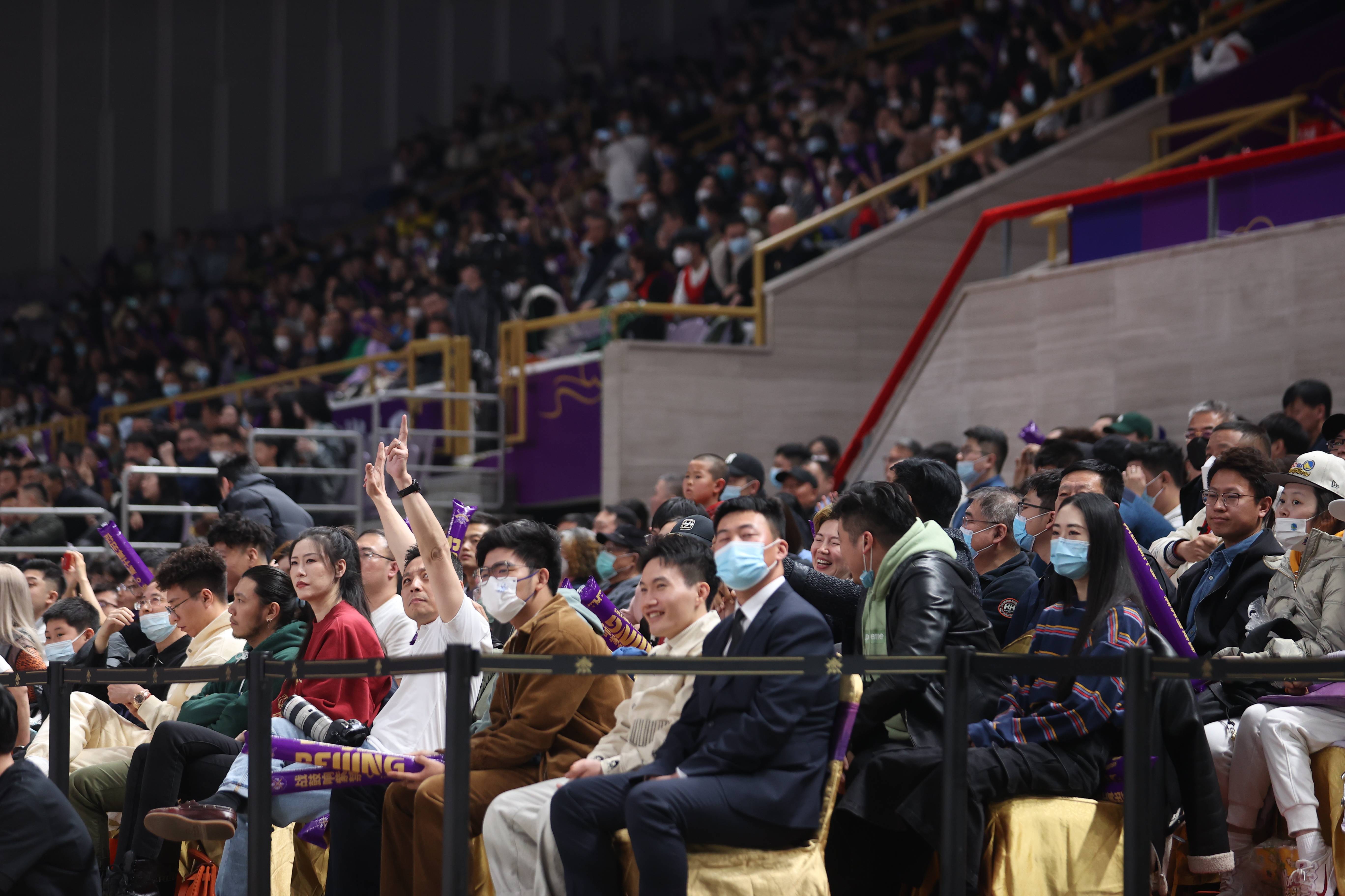 Ning重返赛场，领先优势明显首场状态出色，FPX观众沸腾！