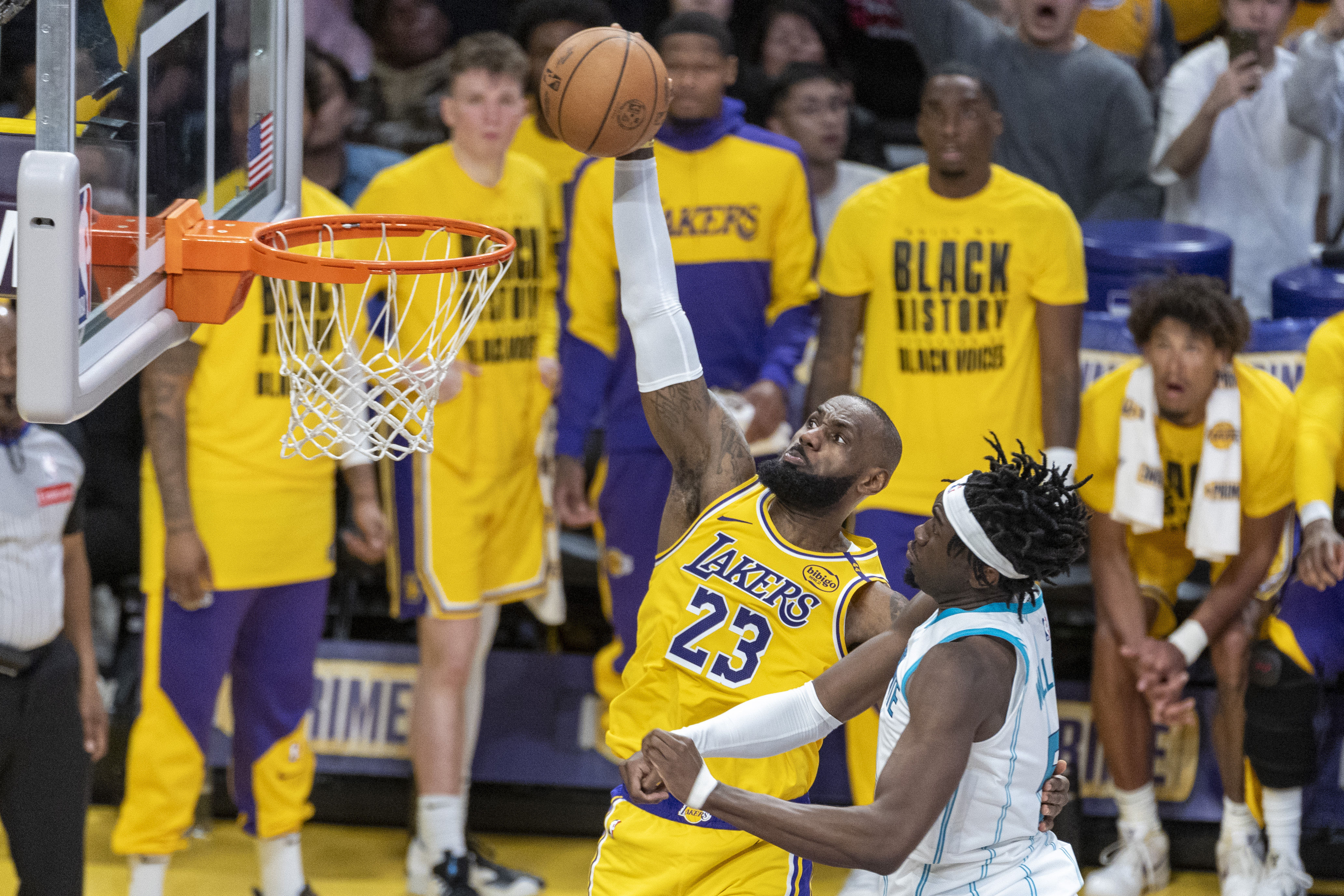 加时末段夏洛特黄蜂备战CBA常规赛，状态回暖细节曝光，引发热议，控场能力受关注的简单介绍