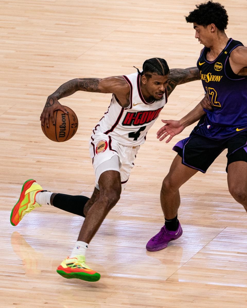 休斯敦火箭训练开放日；关键时刻刷新队史纪录引欢呼；全明星赛在即；轮换策略成焦点的简单介绍